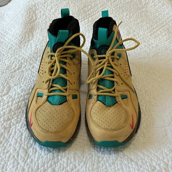 Nike ACG Air Mowabb Trail/Hiking Shoes - Picture 2 of 9